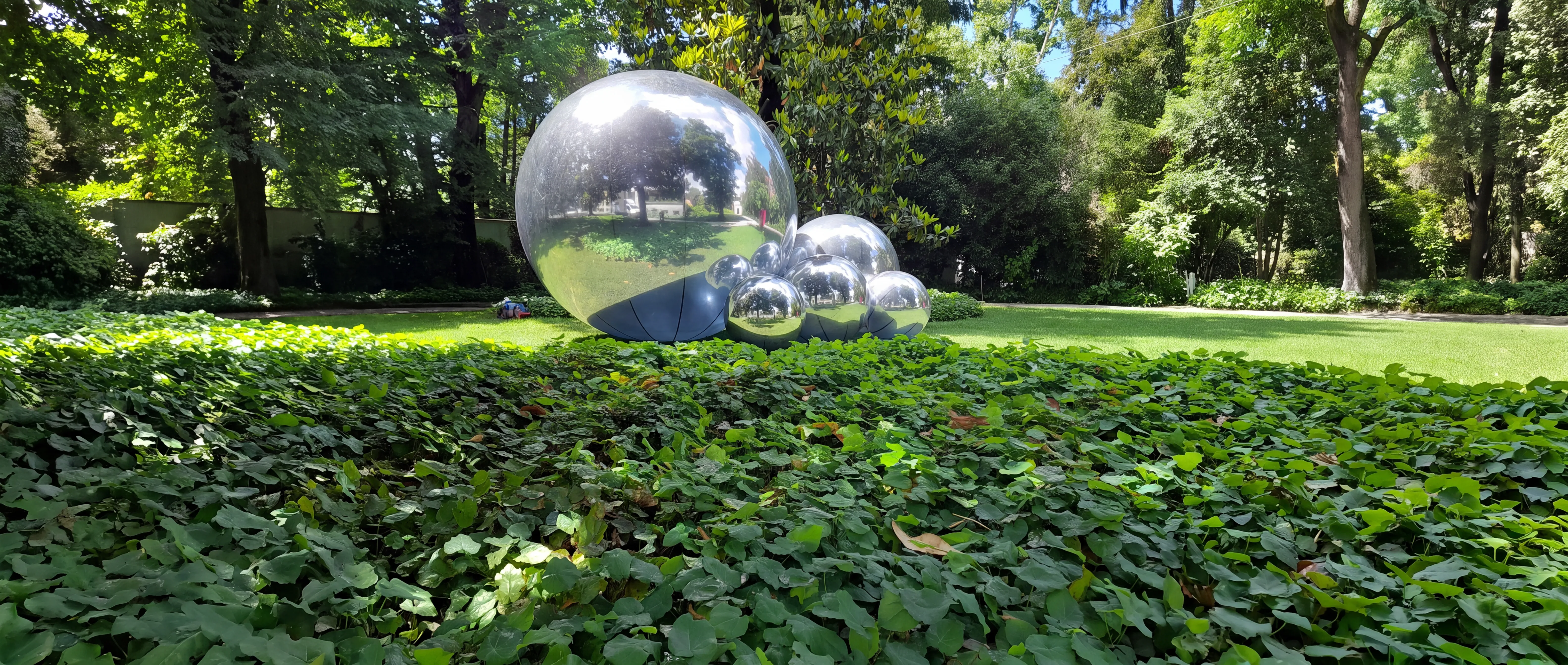 Mirror Balls — vista 12